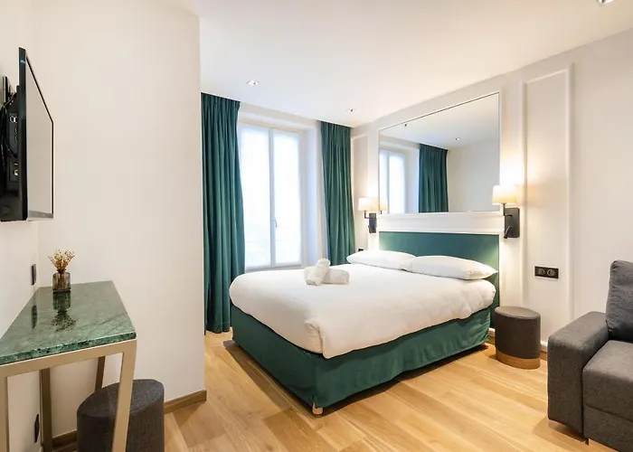 Hotel Au Coeur De Republique Parigi